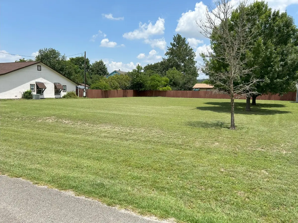 618 Horseshoe Falls Dr, Canyon Lake, TX 78133 - Image #1