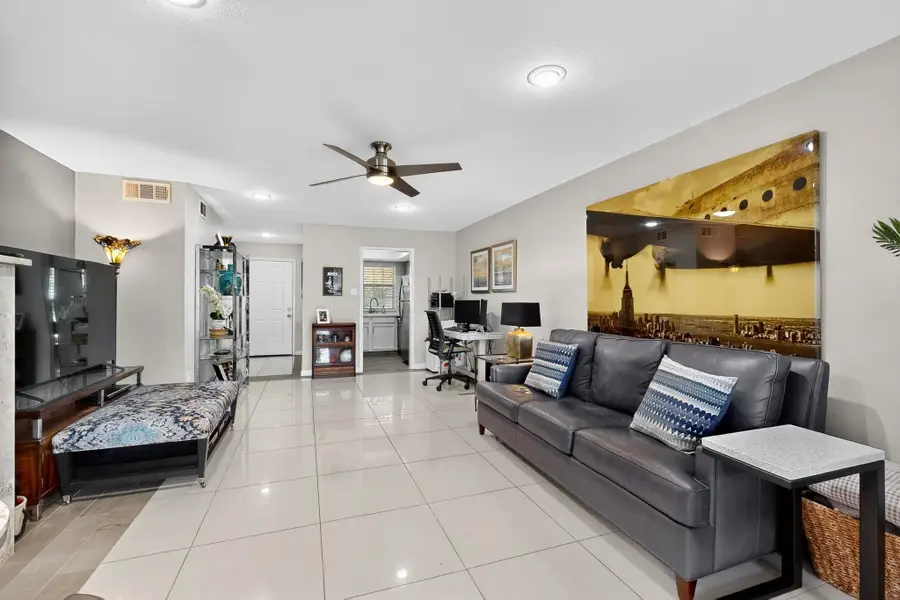 2535 Wedglea Drive #114, Dallas, TX 75211 - #3