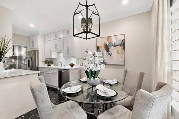 7526 W Northwest Highway #7, Dallas, TX 75225