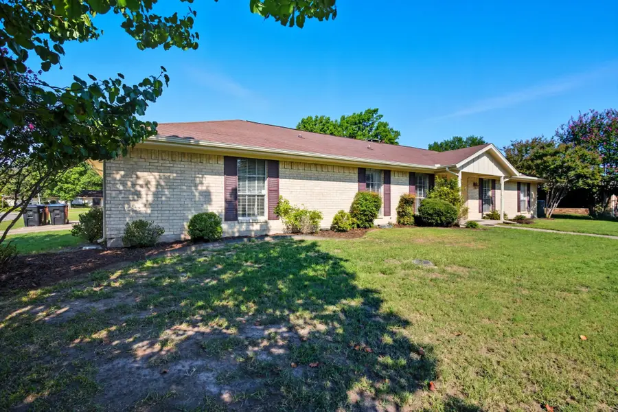 10304 Oak Creek Drive, Greenville, TX 75402 - Image #3