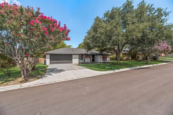 6725 Greenacres Drive, North Richland Hills, TX 76182