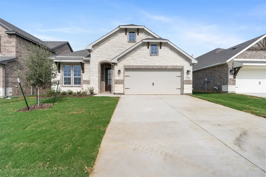 3529 Helena Street, Gainesville, TX 76240 - Image #2
