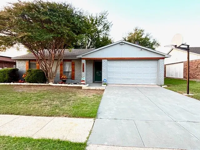 1333 Steinburg Lane, Fort Worth, TX 76134 - Image #1