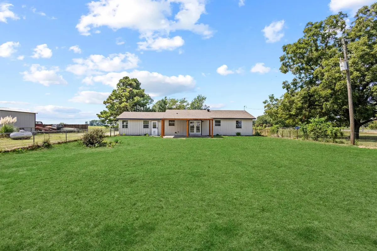 15886 Us Highway 377, Whitesboro, TX 76273 - Image #1