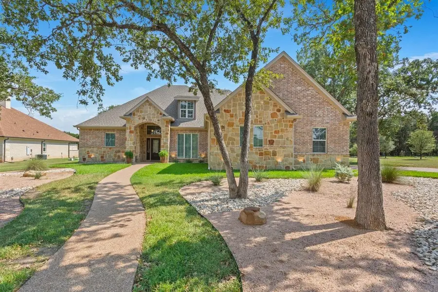 1092 Century Oaks Drive, China Spring, TX 76633 - Image #2