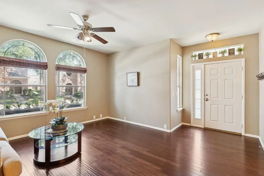 516 Legends Drive, Lewisville, TX 75057 - Image #2