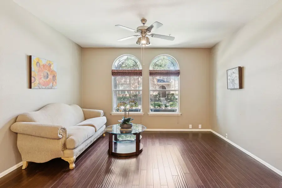 516 Legends Drive, Lewisville, TX 75057 - Image #3