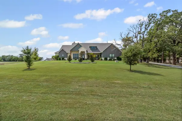 108 N Silver Saddle Trail, Weatherford, TX 76087