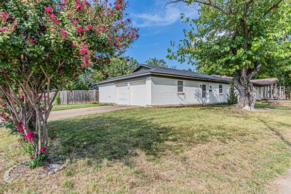 7501 Lola Drive, North Richland Hills, TX 76180