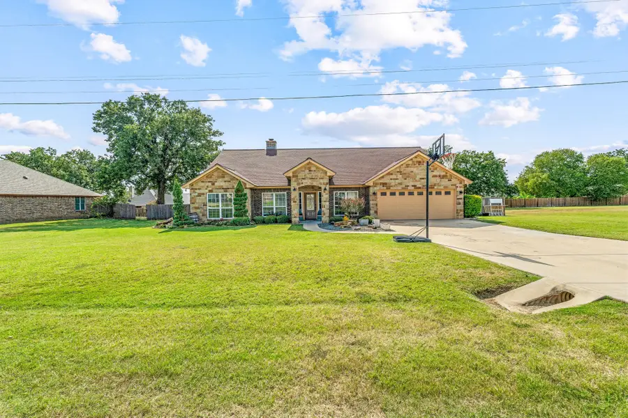 112 Blue Ribbon Lane, Stephenville, TX 76401 - Image #2
