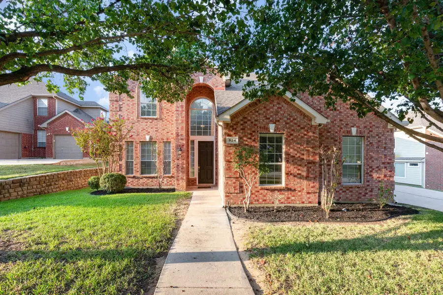 924 Idlewild Court, Highland Village, TX 75077 - Image #3