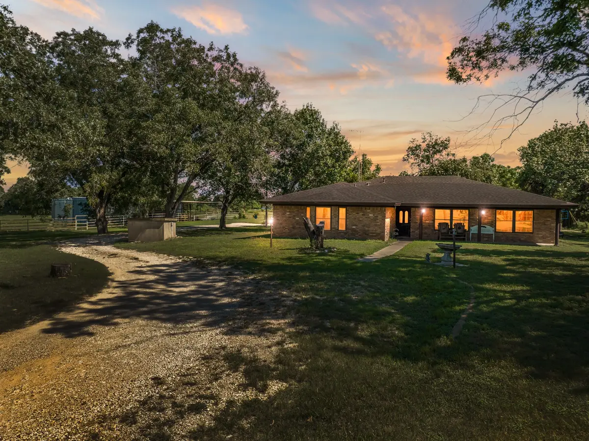 821 E Stegall Road, Robinson, TX 76706 - Image #1