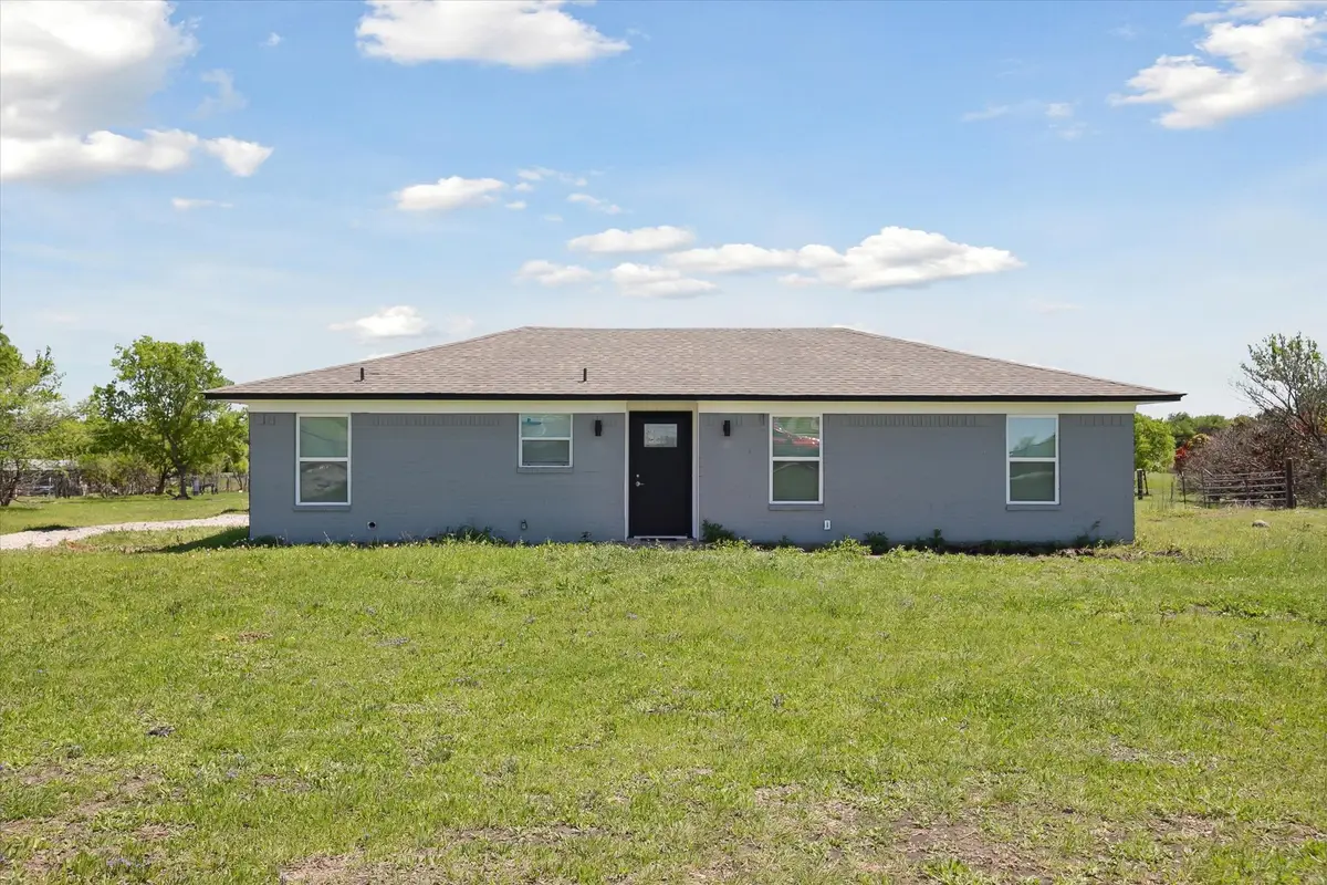 673 Robinson Road, Ponder, TX 76259 - Image #1