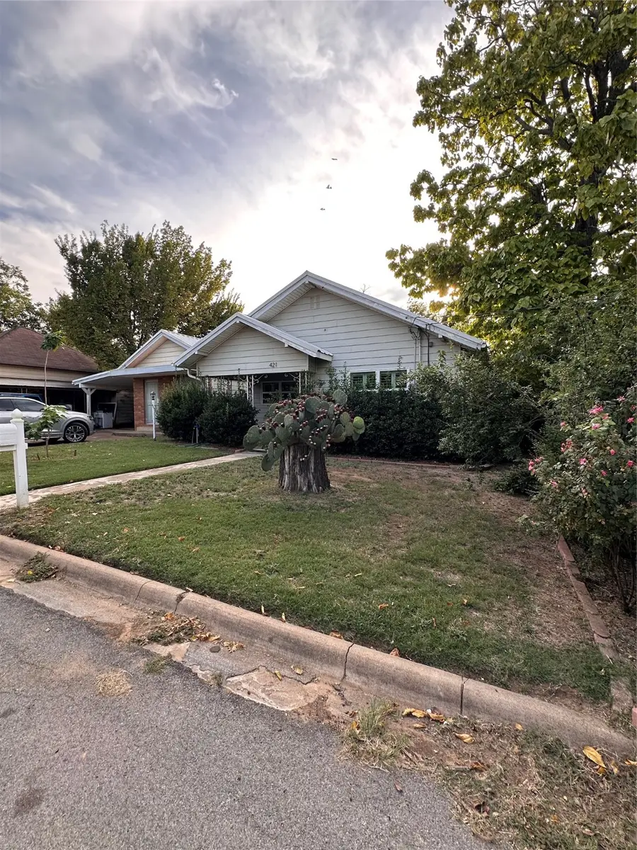 421 N 3rd Street, Jacksboro, TX 76458 - Image #2