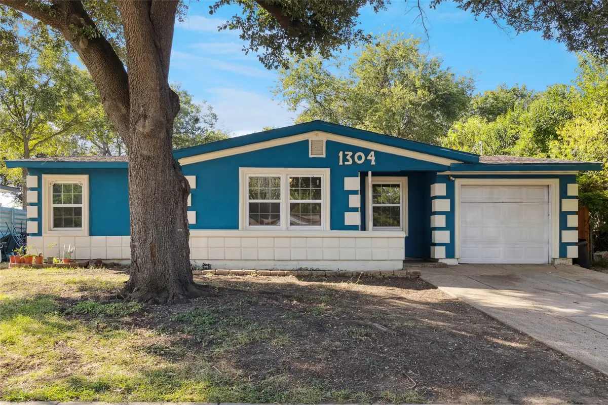 1304 E Lovers Lane, Arlington, TX 76010 - Image #1