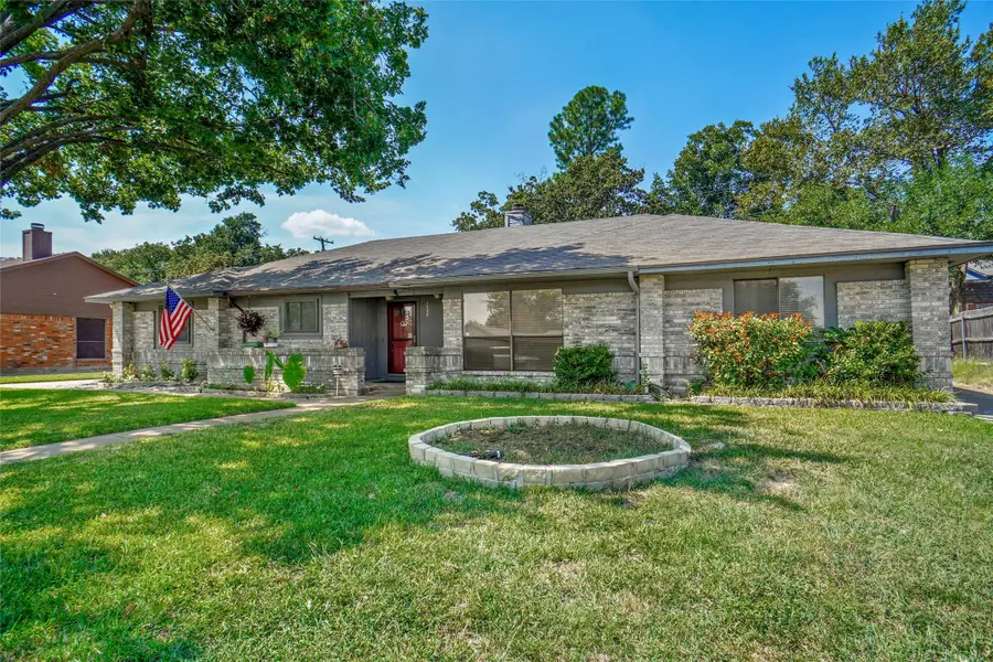 1049 Stableway Lane, Bedford, TX 76022 - Image #3