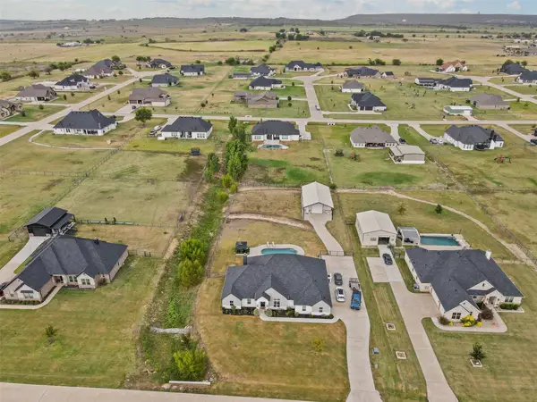 612 El Gato Drive, Godley, TX 76044