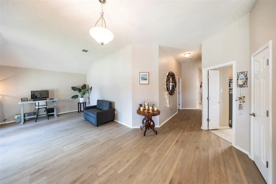 2075 Sunset Lane, Lewisville, TX 75067 - Image #3