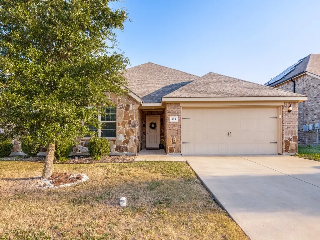 542 Clearlake Drive, Waxahachie, TX 75165 - Image #1