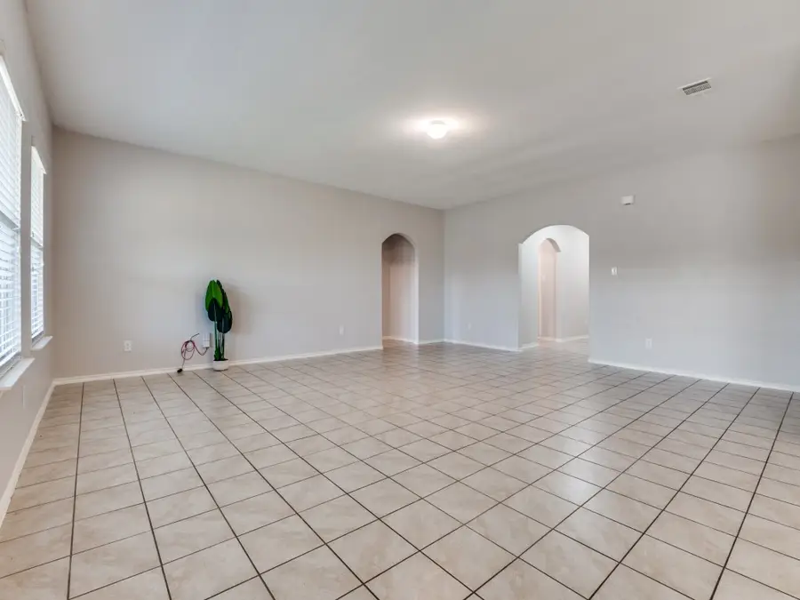 542 Clearlake Drive, Waxahachie, TX 75165 - Image #3