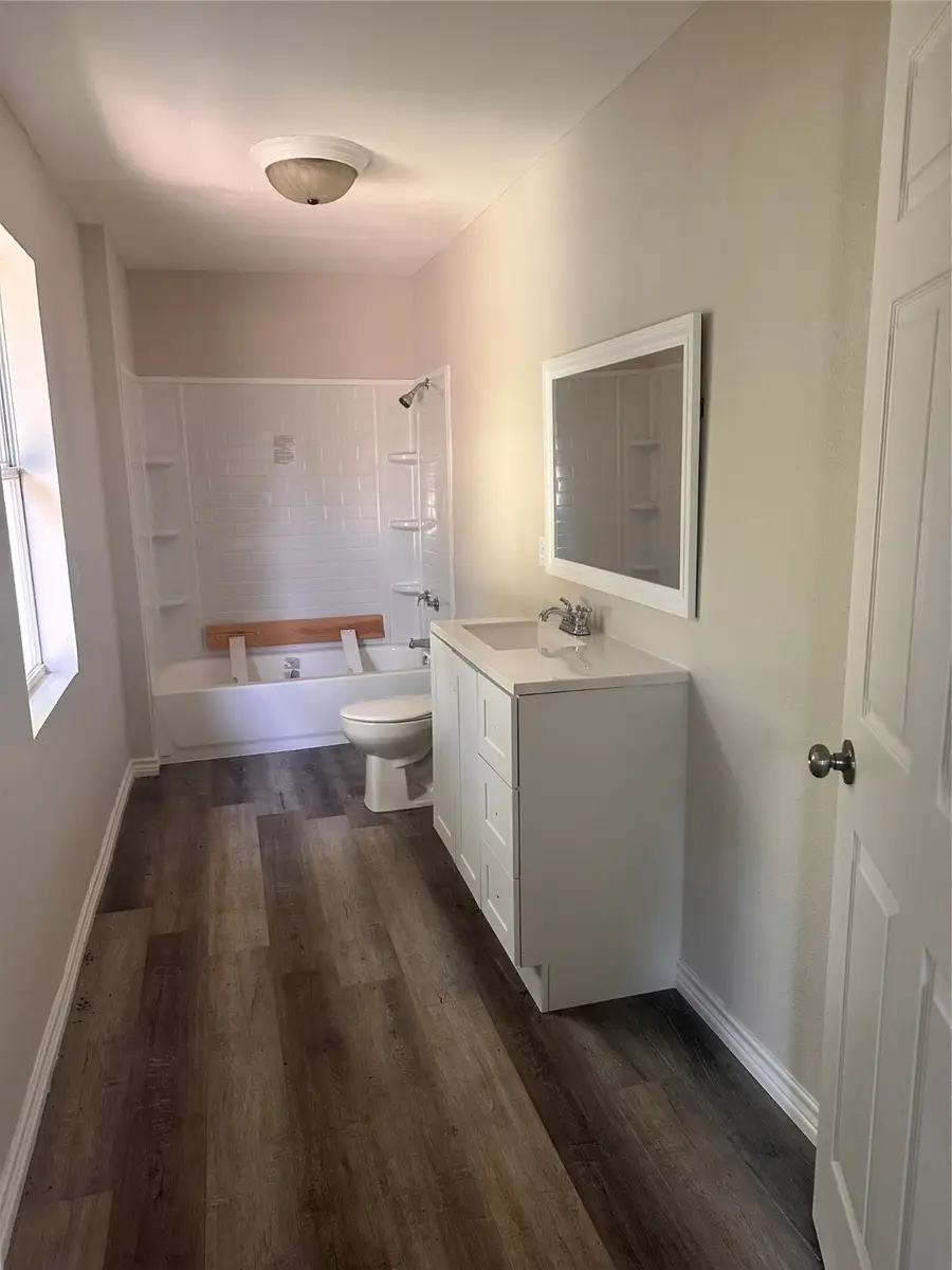 305 E Nelson Street, Bowie, TX 76230 - Image #3