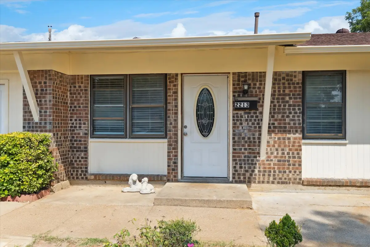 2213 Meadow Meadow, Irving, TX 75060 - Image #1