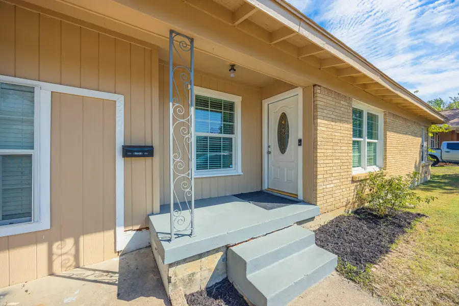 5509 Purington Avenue, Fort Worth, TX 76112 - Image #2