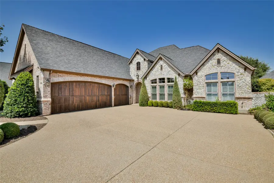 2613 Waters Edge Drive, Granbury, TX 76048 - Image #2