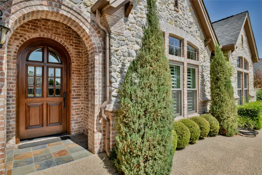 2613 Waters Edge Drive, Granbury, TX 76048 - Image #3