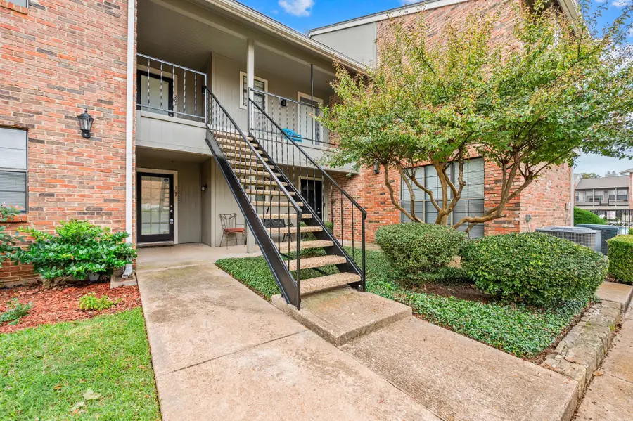 2728 Copper Creek Drive #208, Arlington, TX 76006 - Image #3