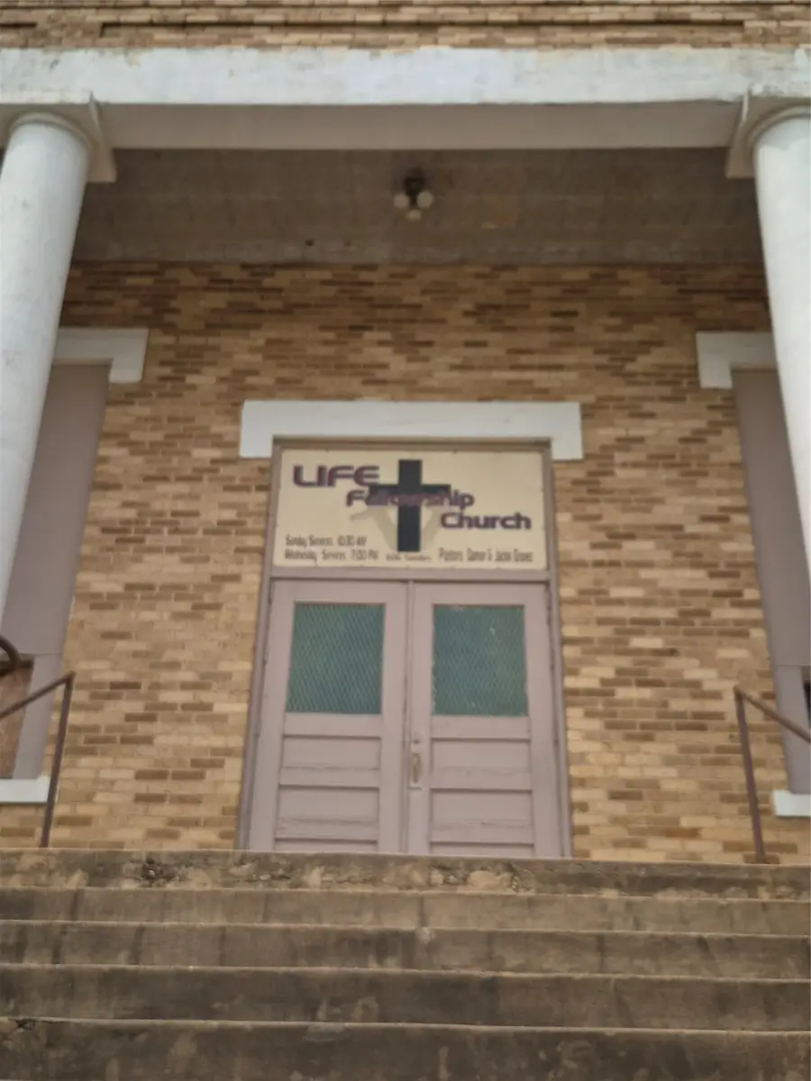 506 Sanders Street, Bowie, TX 76230 - Image #3