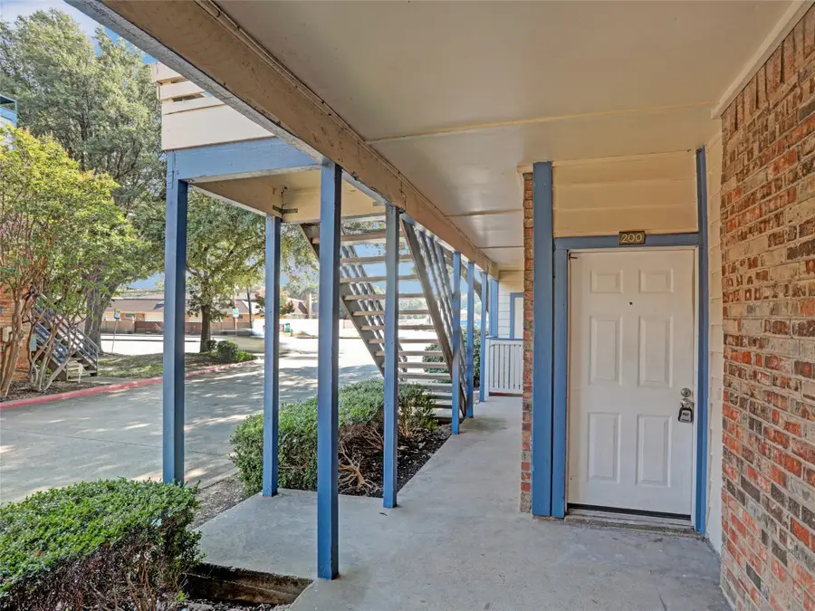 1601 Marsh Lane #200B, Carrollton, TX 75006 - Image #2