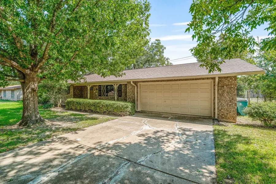 1360 Kaylock Street, Stephenville, TX 76401 - Image #2