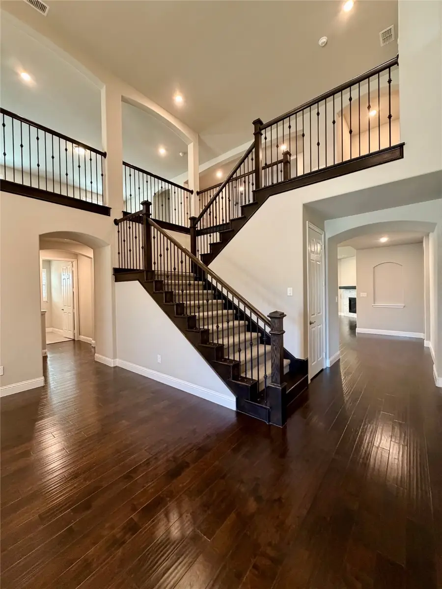 2705 Walnut Creek Lane, The Colony, TX 75056 - Image #2