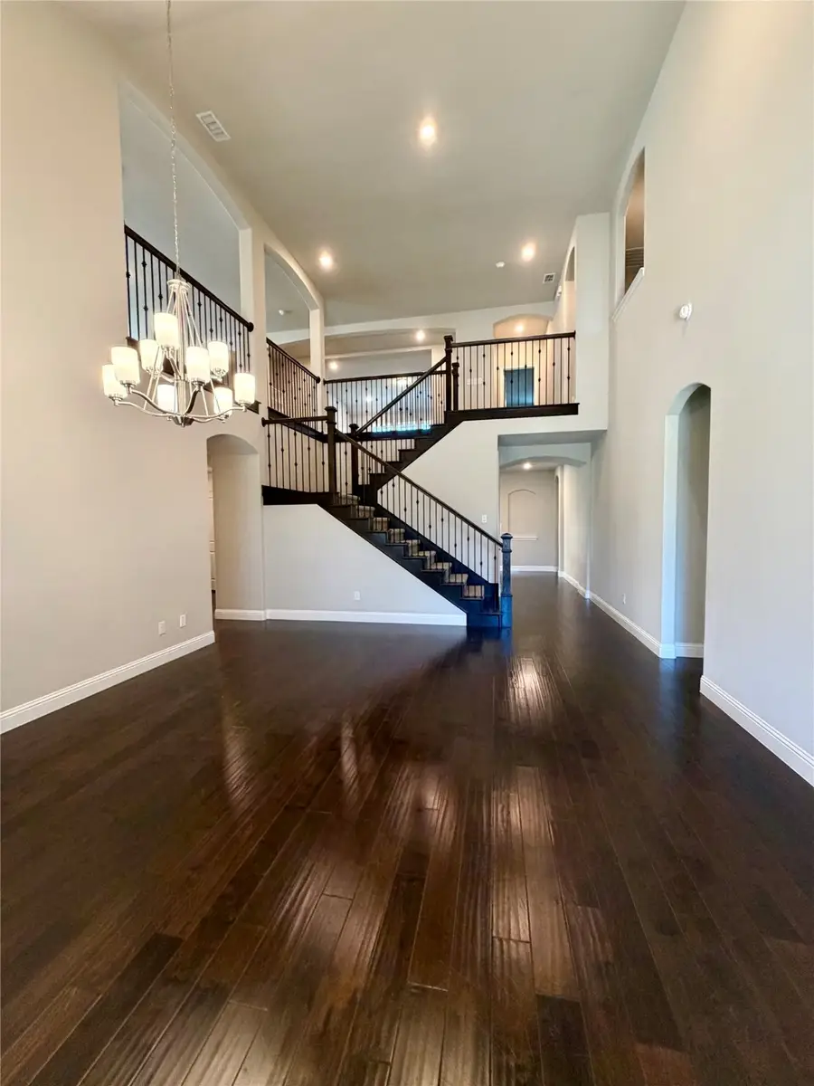 2705 Walnut Creek Lane, The Colony, TX 75056 - Image #3