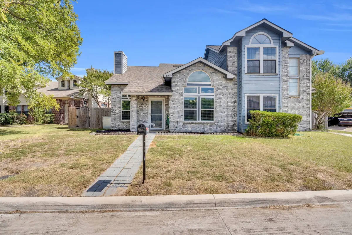 6419 Valleybrooke Court, Arlington, TX 76001 - Image #1