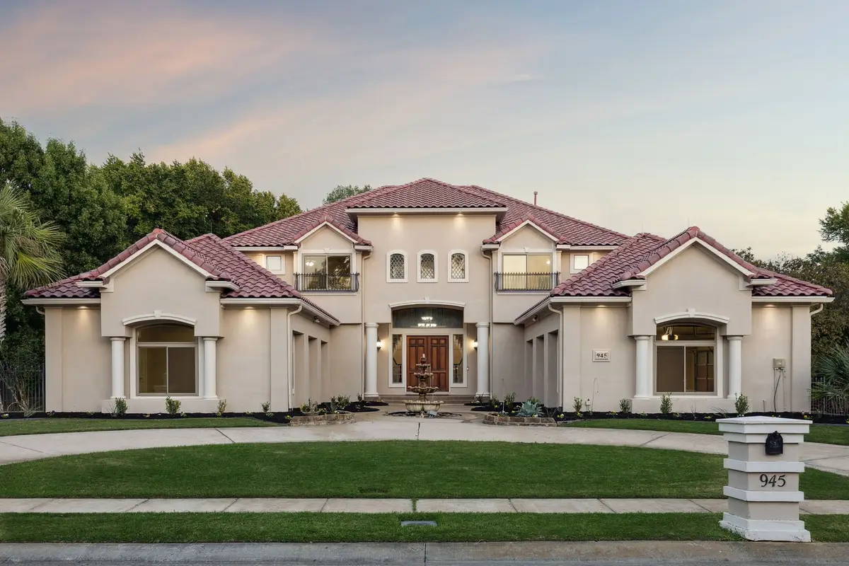 945 Deer Hollow Boulevard, Southlake, TX 76092 - Image #1