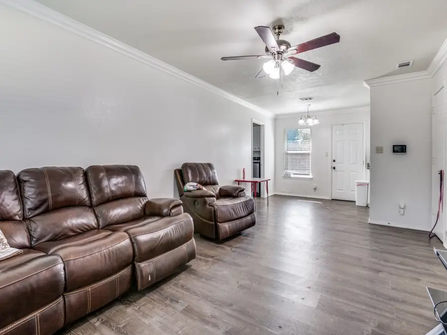 210 Myrtle Avenue, Waxahachie, TX 75165 - Image #2