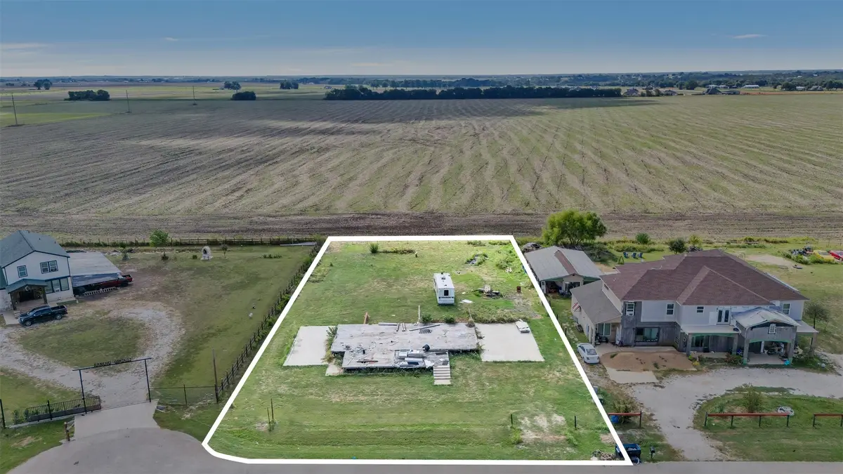 384 Choice Drive, Palmer, TX 75152 - Image #1