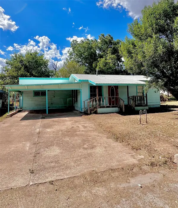 303 N Cryer, Winters, TX 79567