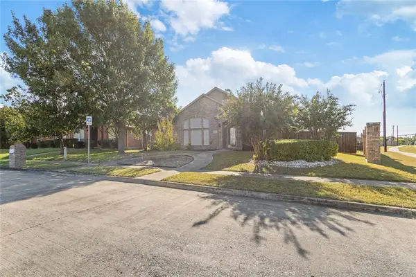 204 Trinity Drive, Lancaster, TX 75146