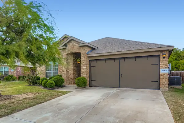 1707 Eagle River Trail, Lancaster, TX 75146