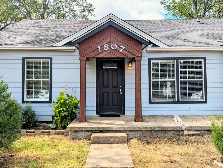 1807 Buck Street, Gainesville, TX 76240 - Image #2