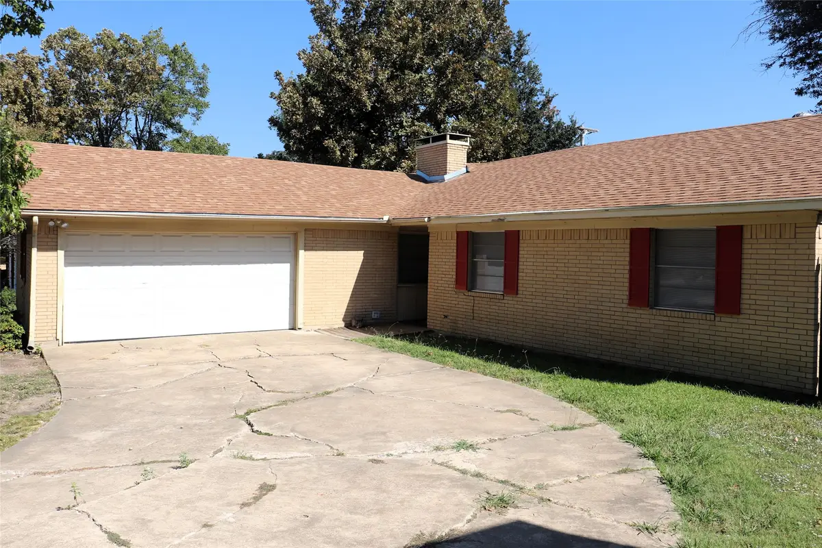 6415 Stonewall Street, Greenville, TX 75402 - #1