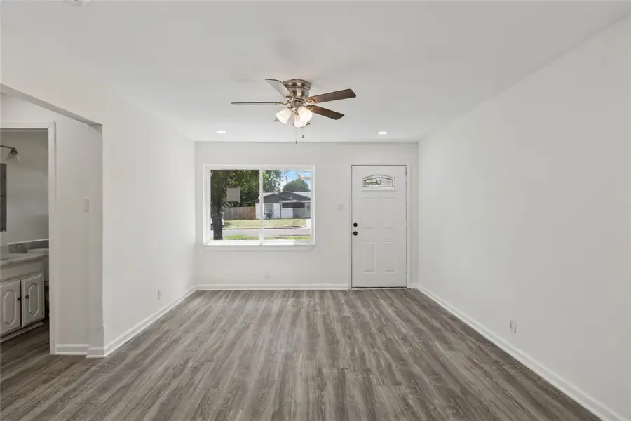 2413 Muret Street, Irving, TX 75062 - Image #2