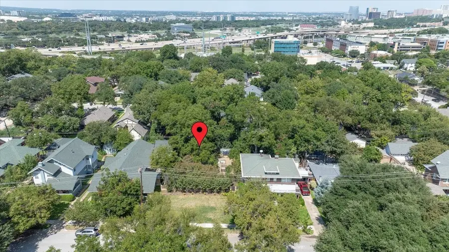 2328 Mistletoe Boulevard, Fort Worth, TX 76110 - Image #2