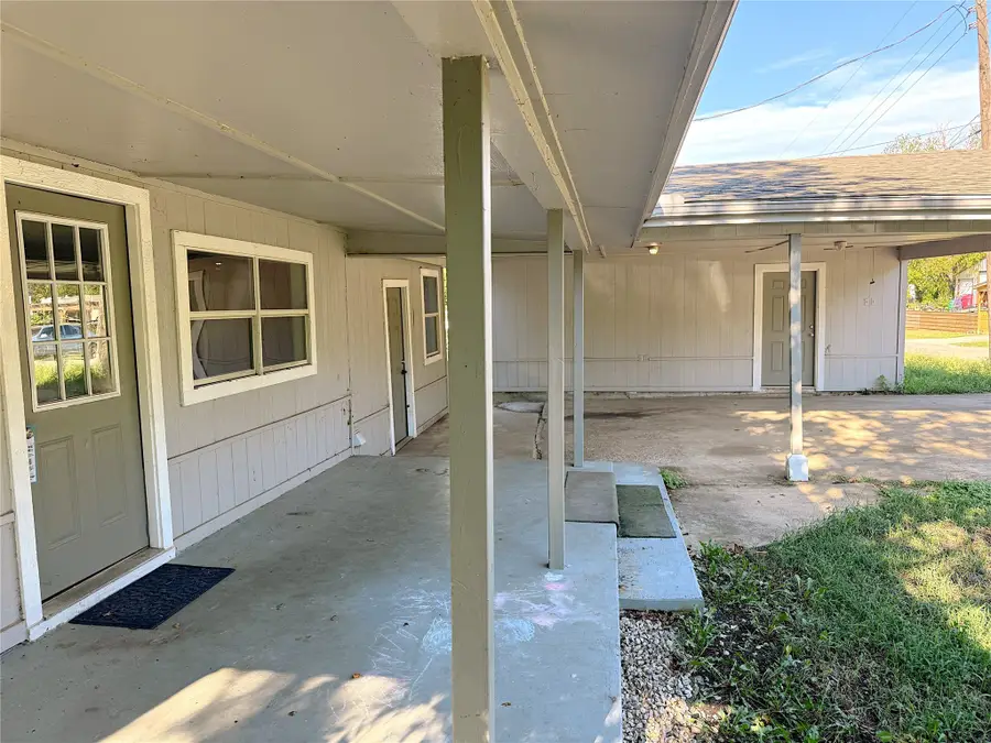 212 Paris Drive, Pottsboro, TX 75076 - Image #2