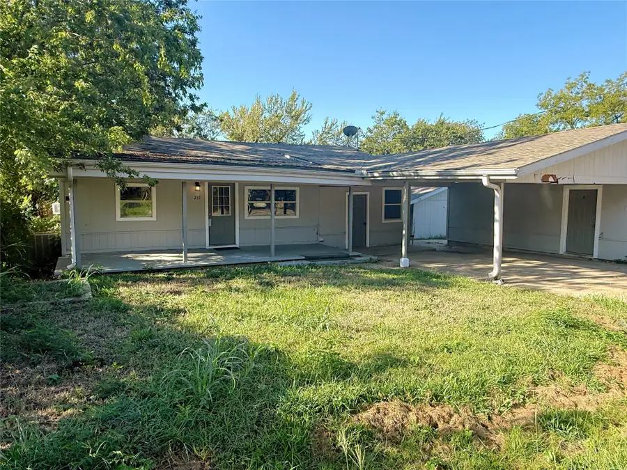 212 Paris Drive, Pottsboro, TX 75076 - Image #3