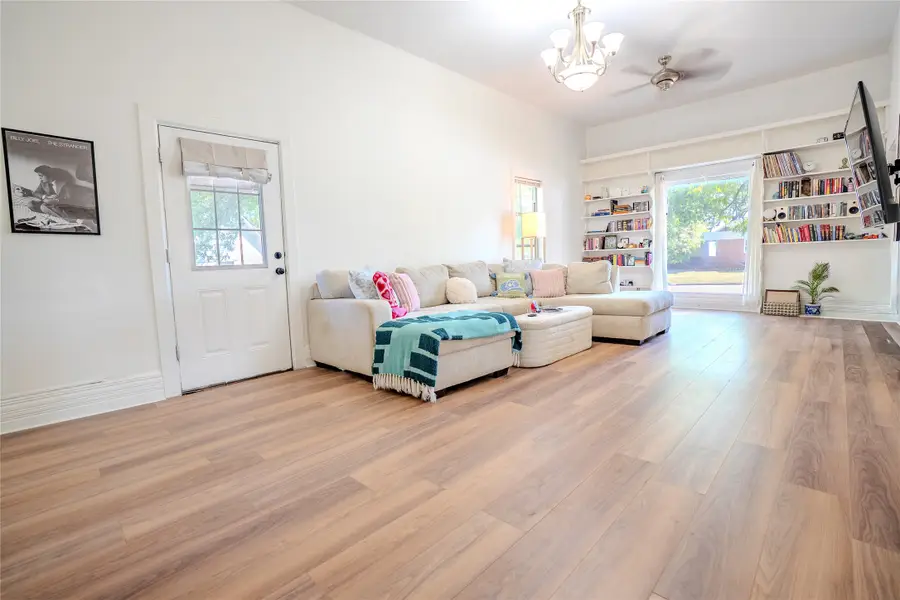 901 N Morris Street, Gainesville, TX 76240 - Image #3