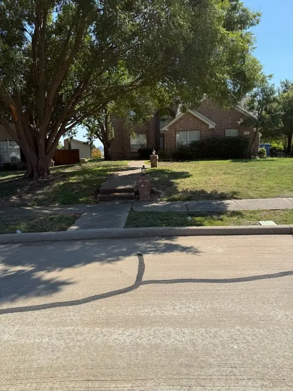 4110 Watersedge Court, Rowlett, TX 75088